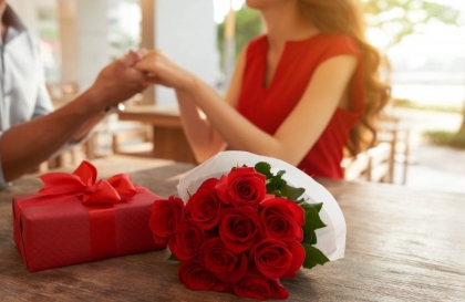 Mua quà tặng vợ đẹp ở đâu? Gợi ý cách chọn món quà tuyệt vời nhất dành cho nàng