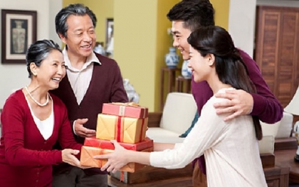 Người già thích tặng quà gì: 3 món quà phù hợp cho người lớn tuổi