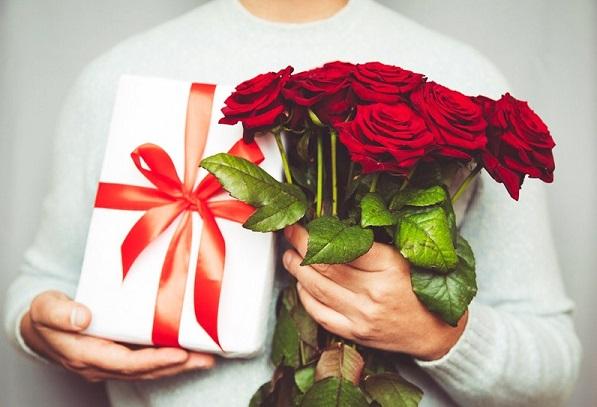 Hoa hồng rất thích hợp để tặng cho bạn gái mới quen